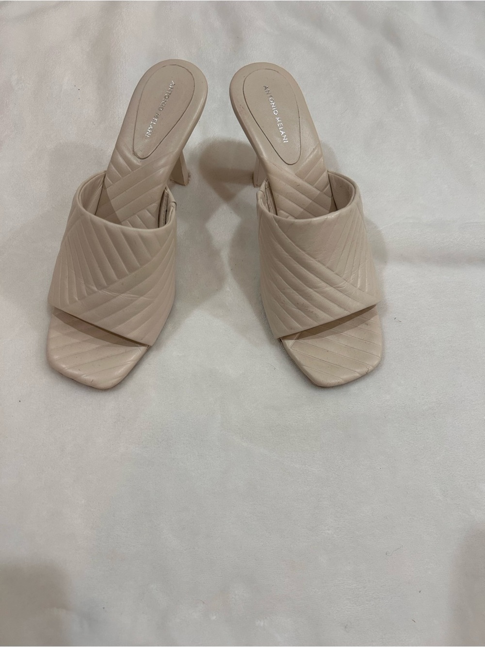 ANTONIO MELANI Quilted Cream Open-Toe Mule Heels